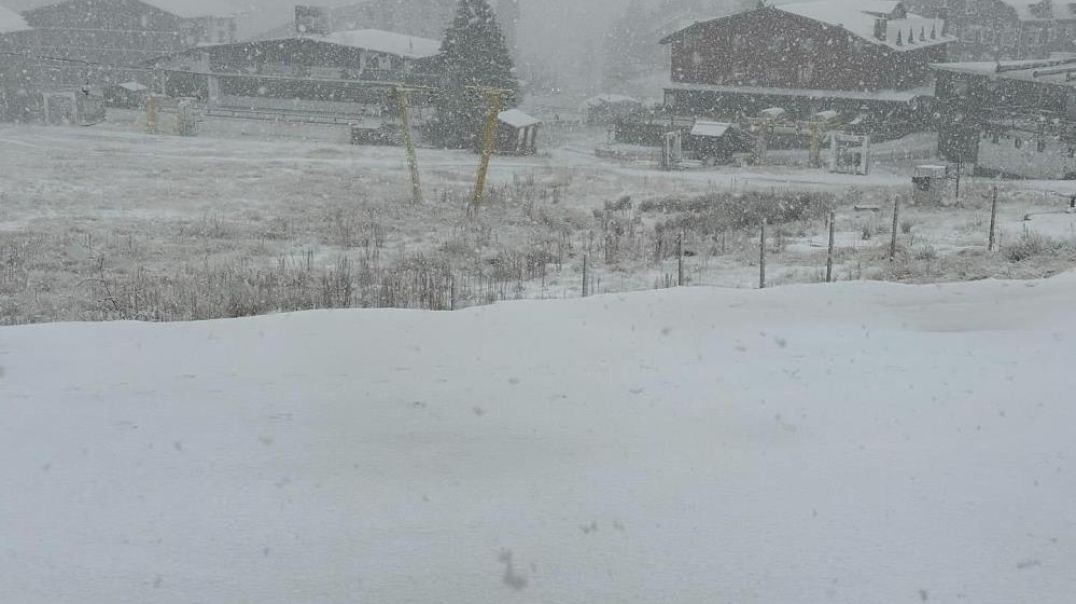 Uludağ'da kar yağışı etkisini arttırdı!