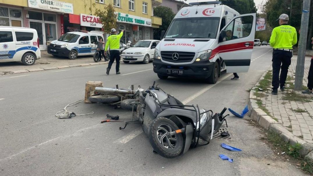 Bursa'da iki motosiklet kafa kafaya çarpıştı: 2 yaralı!