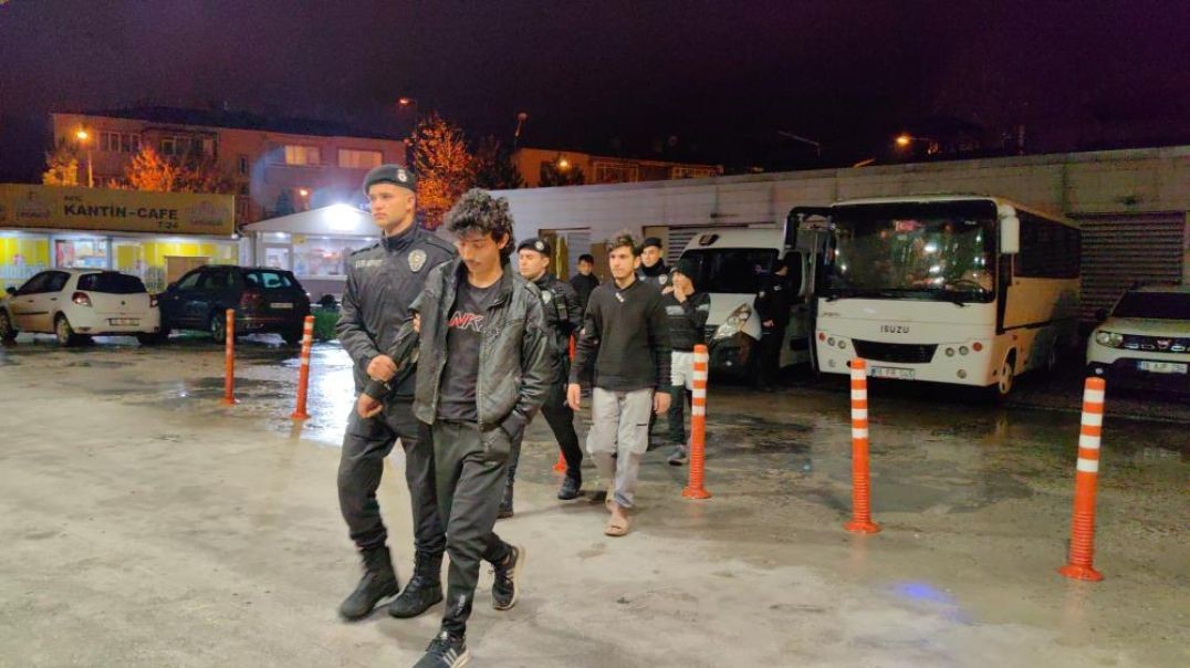 Bursa'da 28 kaçak Suriyeli yakalandı!