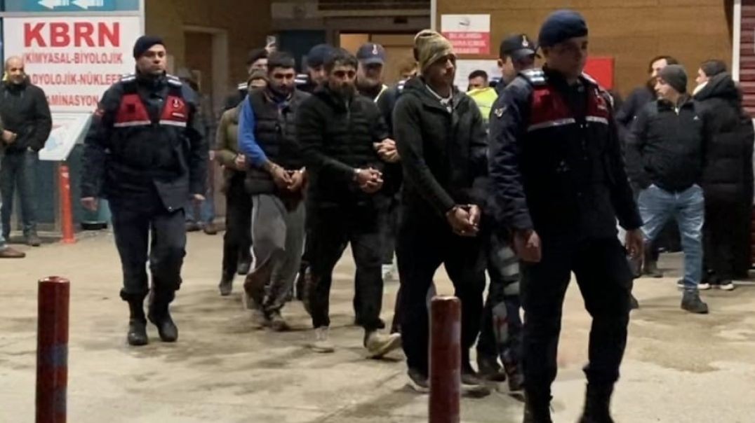 Bursa'da jandarmanın şüphelenerek durdurduğu şahıslar kaçak göçmen çıktı