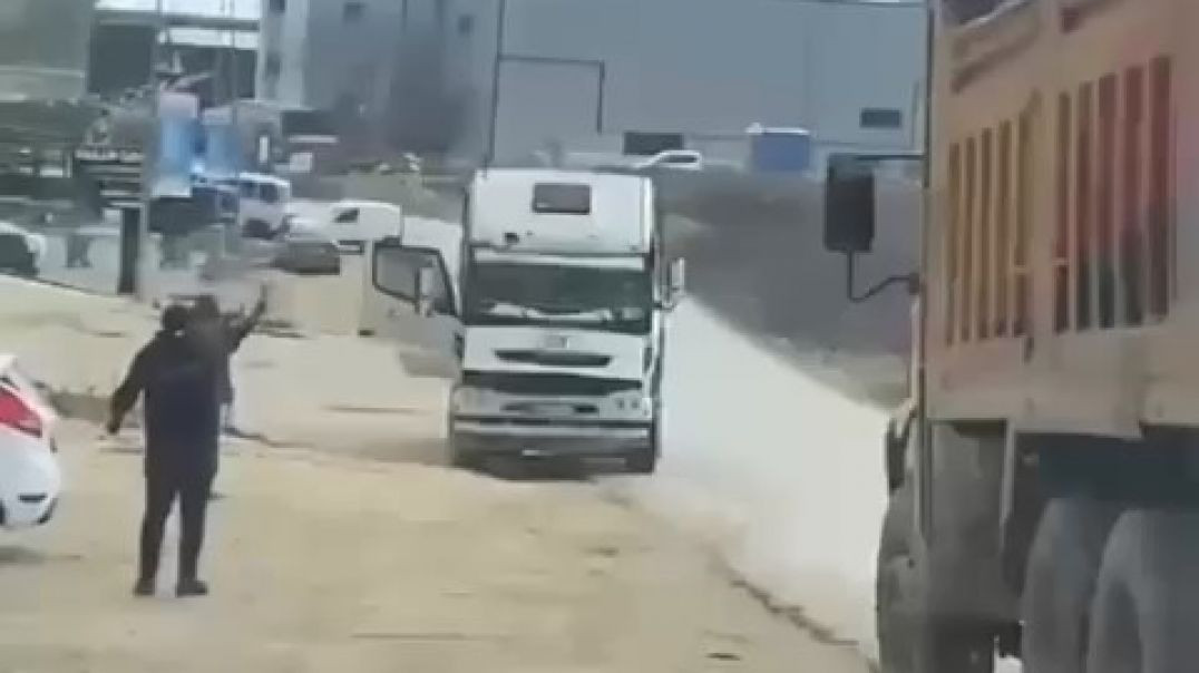 Bursa'da freni boşalan kamyon  neredeyse felakete neden olacaktı!