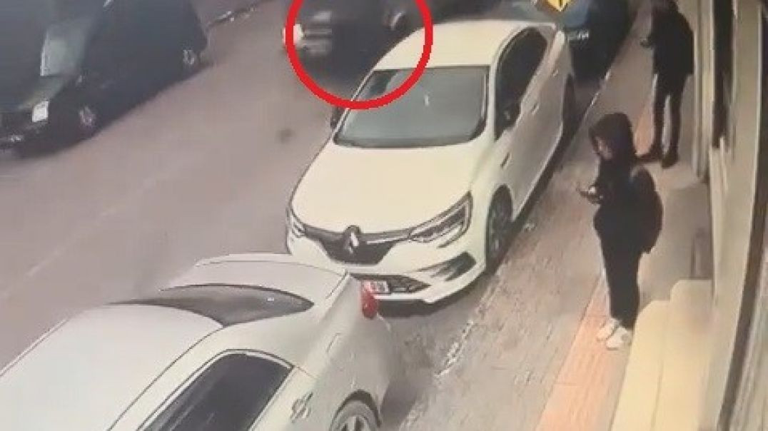 Bursa'da yaşlı adam kamyonet çarpmasıyla ölümden döndü