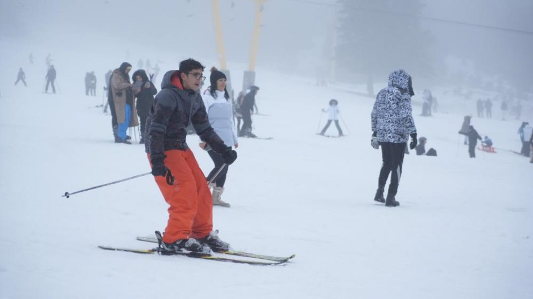 Kayak severler Uludağ'a akın etti: Maliyeti yaklaşık 5 bin lira!
