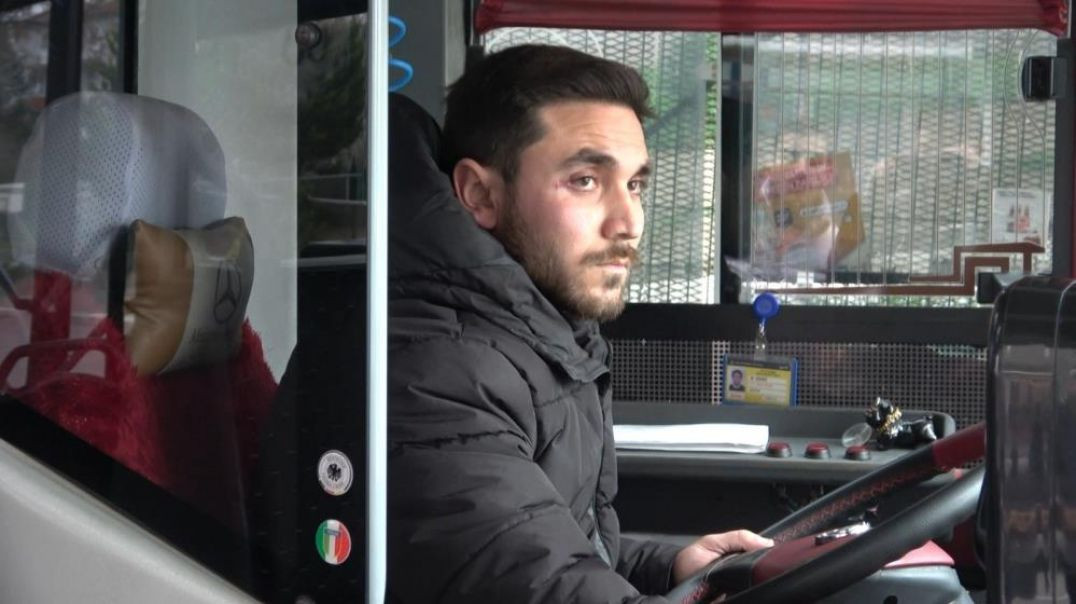 Bursa'da trafik magandaları yolcuların önünde halk otobüsü şoförünü darp etti!