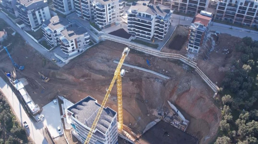 Bursa'da inşaat çalışması deprem etkisi yaşattı: Site yerinden oynadı!