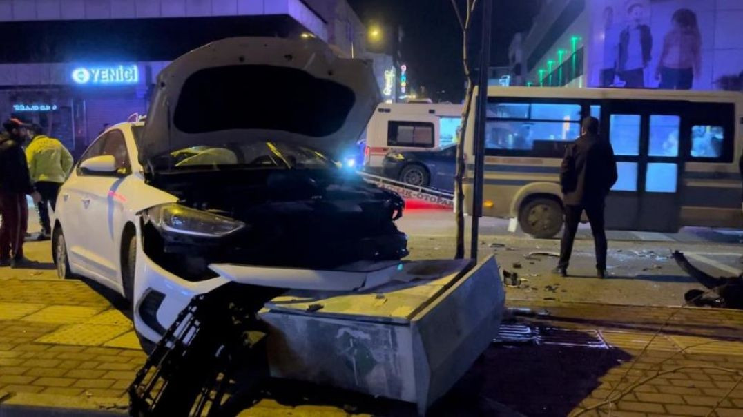 Bursa'da can pazarı yaşandı: Araçların çarpışmasıyla ölümden döndüler!