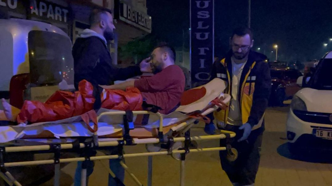 Bursa'da silahıyla oynarken yanlışlıkla kendini vurup hastanelik oldu