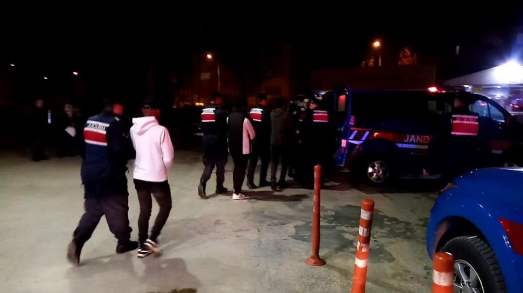 Ülkeye kaçak yollarla giren 5 Afgan Bursa'da yakalandı