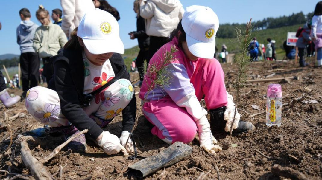 Dünya Ormancılık Günü’nde çocuklardan Bursa'ya bin fidan
