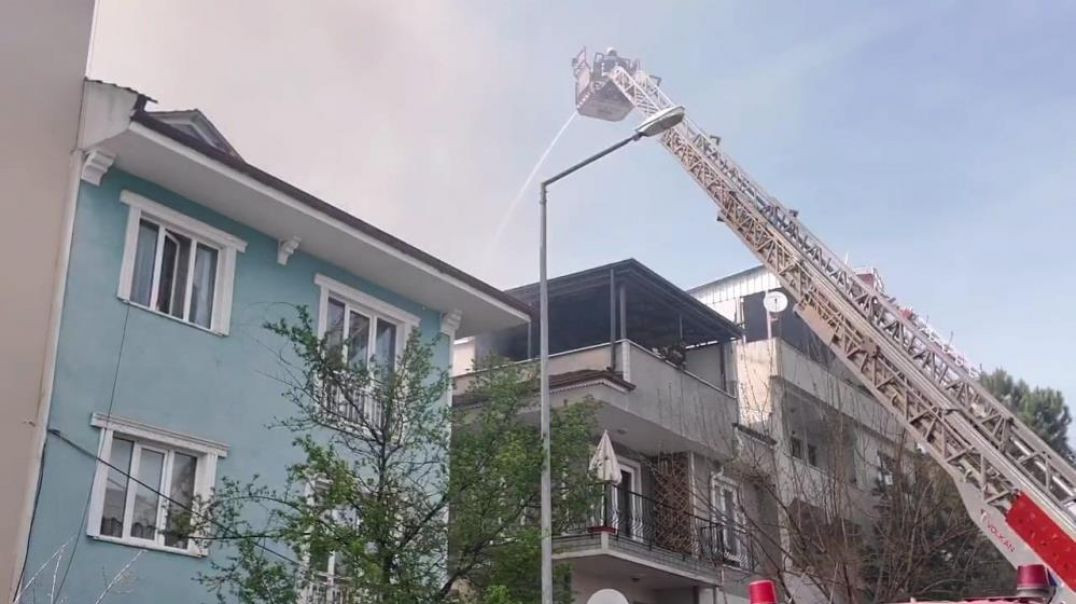 Bursa'da çatı yangını paniğe neden oldu