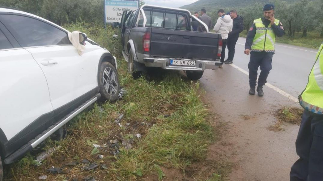 Bursa'da düğün konvoyunda zincirleme kaza: 3 yaralı!