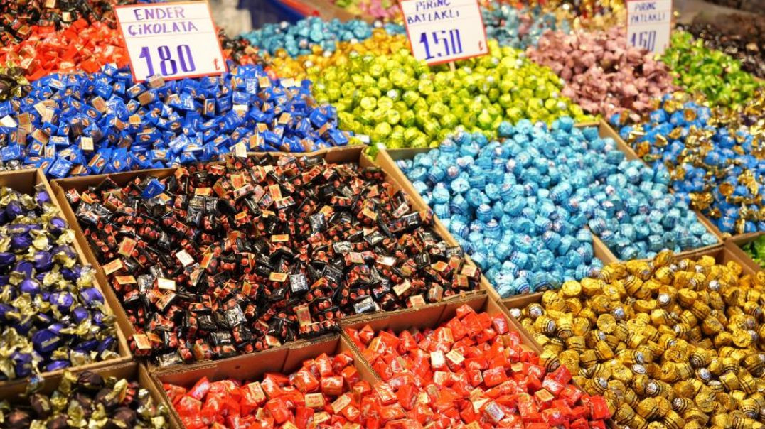 Bursa'da tezgahlar bayram şekerleriyle renklendi