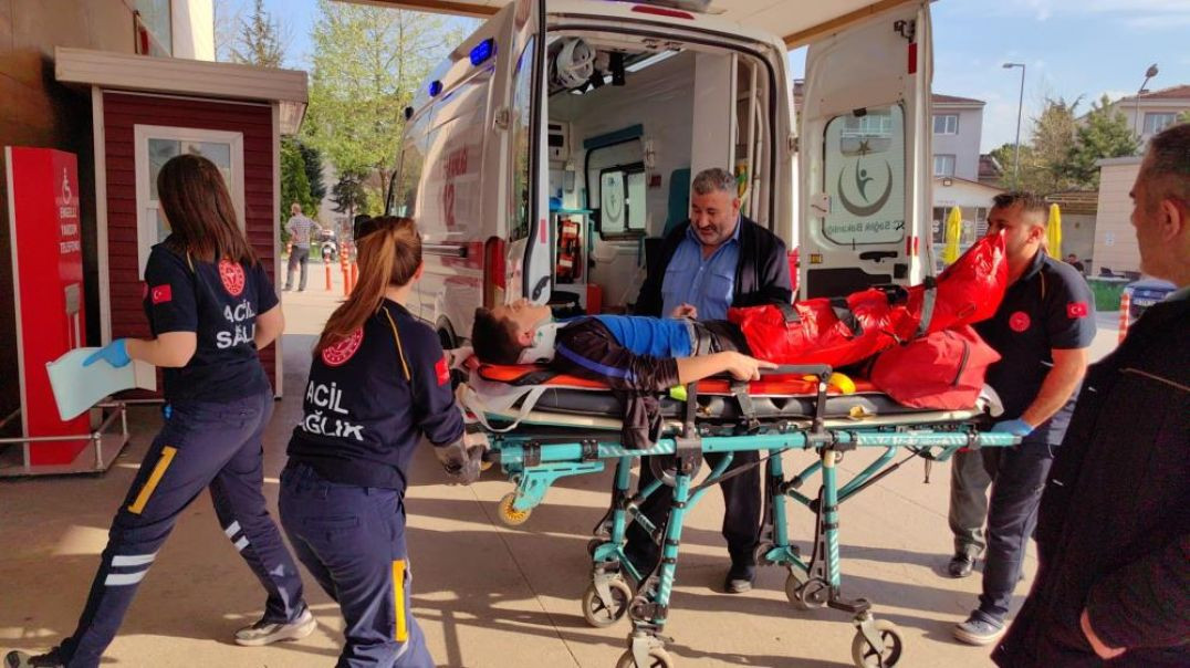 Bursa'da motosikletin çarpmasıyla ölümden döndüler
