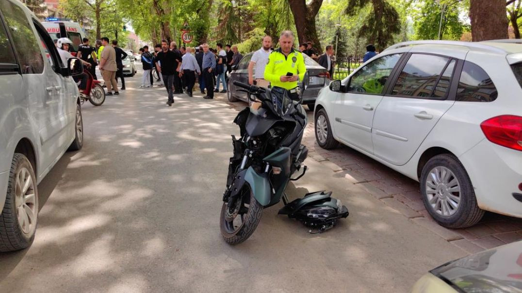 Bursa'da kafa kafaya çarpışan motosiklet kazasında 1'i ağır 2 yaralı!
