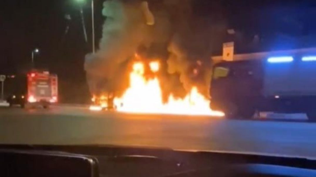 Bursa'da park halindeki araç alev alev yandı