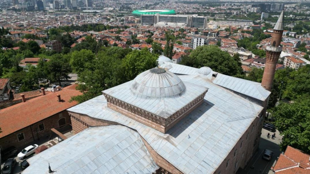 UNESCO mirası tarihi cami şehrin ortasında kaderine terk edildi