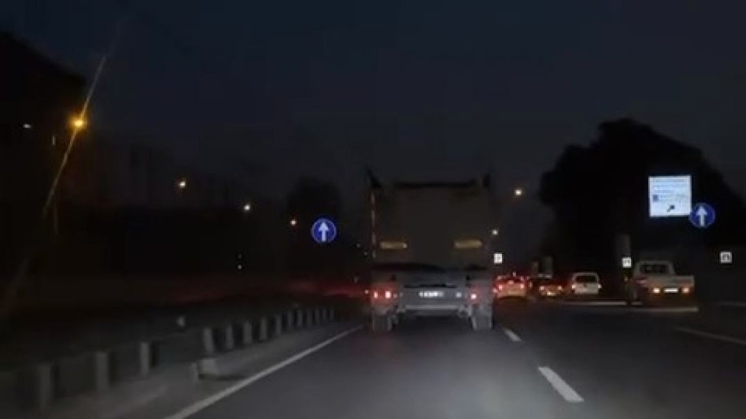 Bursa'da trafik magandası tırla makas atarak ilerledi!