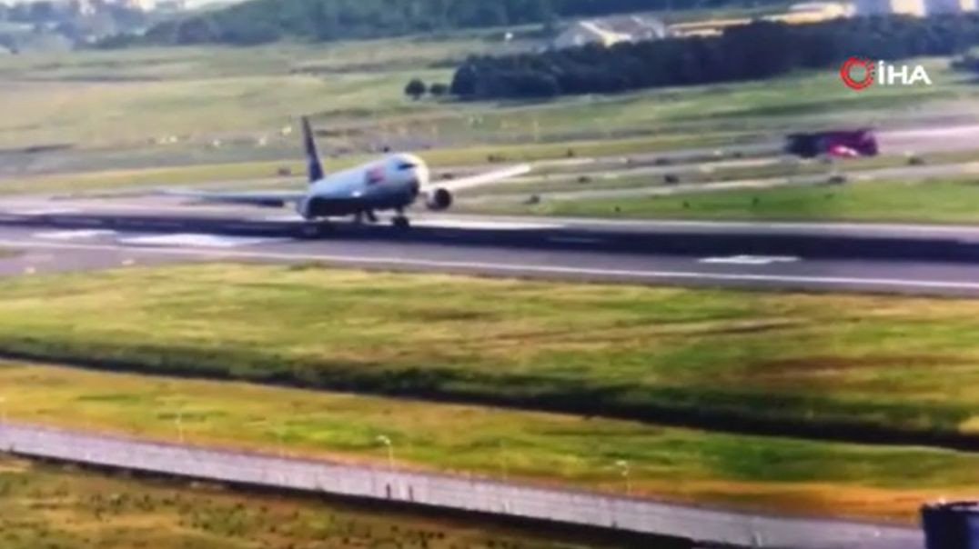 İstanbul Havalimanı’nda gövdesinin üzerine inen uçak ile kule arasındaki konuşma ortaya çıktı