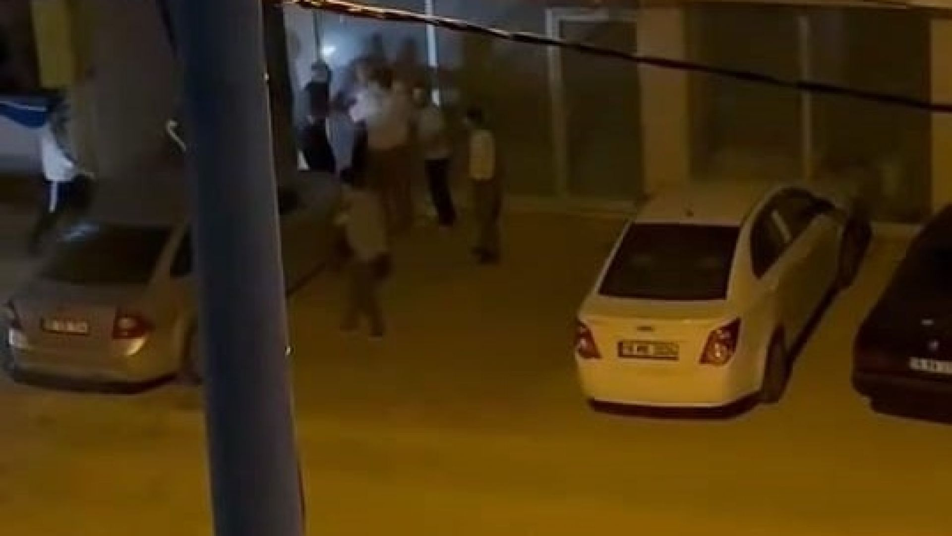 Bursa'da yabancı uyruklu şahıslar sokakta birbirine girdi