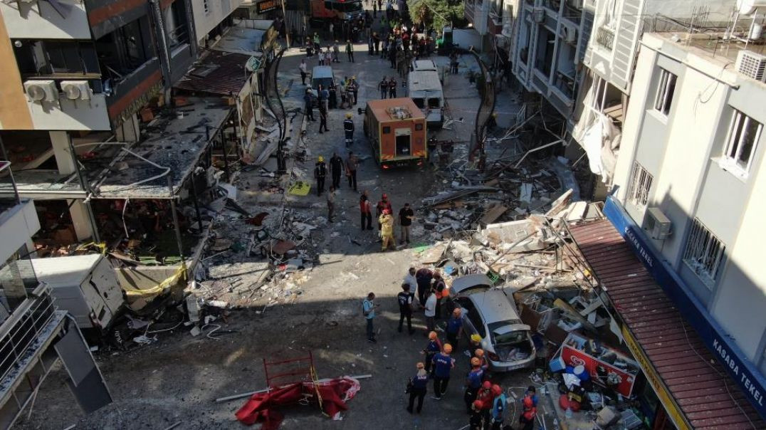 İzmir'de bomba etkisi yaşatan patlama: 5 ölü 57 yaralı!