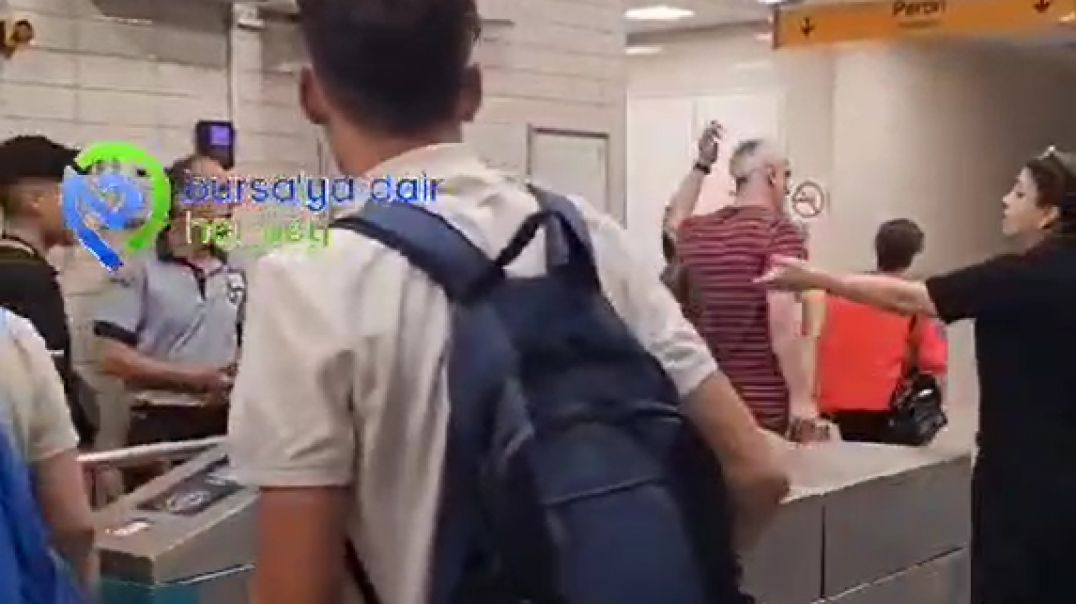 Bursa'da metroda turnike krizi: Kart okutmadan geçtiler!