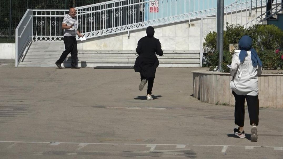 YKS'ye koşarak son anda yetiştiler