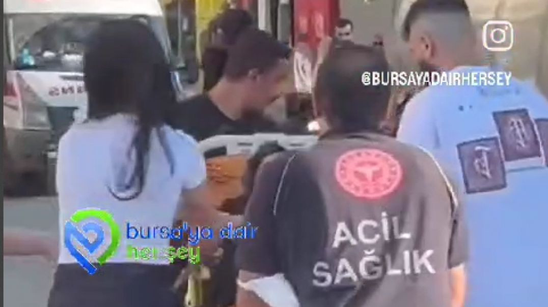Bursa'da arızalanan metro istasyonu asansöründe fenalaşarak hastanelik oldu