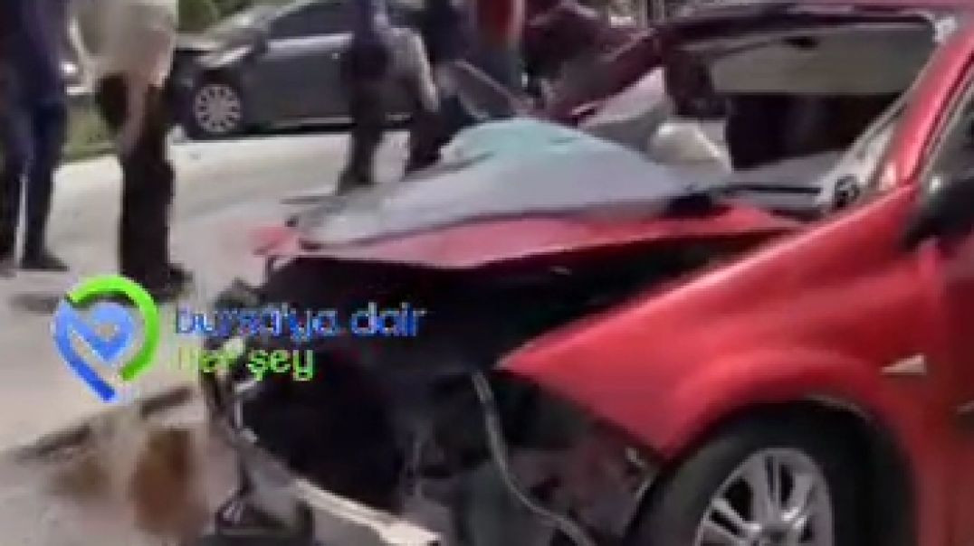 Bursa'da yaralanmalı kazanın ardından trafik durdu