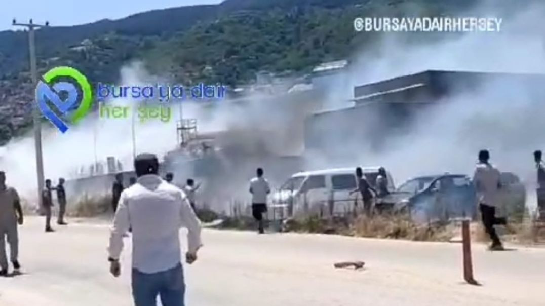 Bursa'da Elektrik trafosu yangına neden oldu: Alevler benzin istasyonuna yaklaştı!