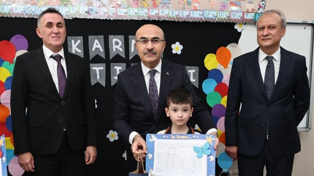 Bursa'da 700 bin öğrenci karnesini aldı