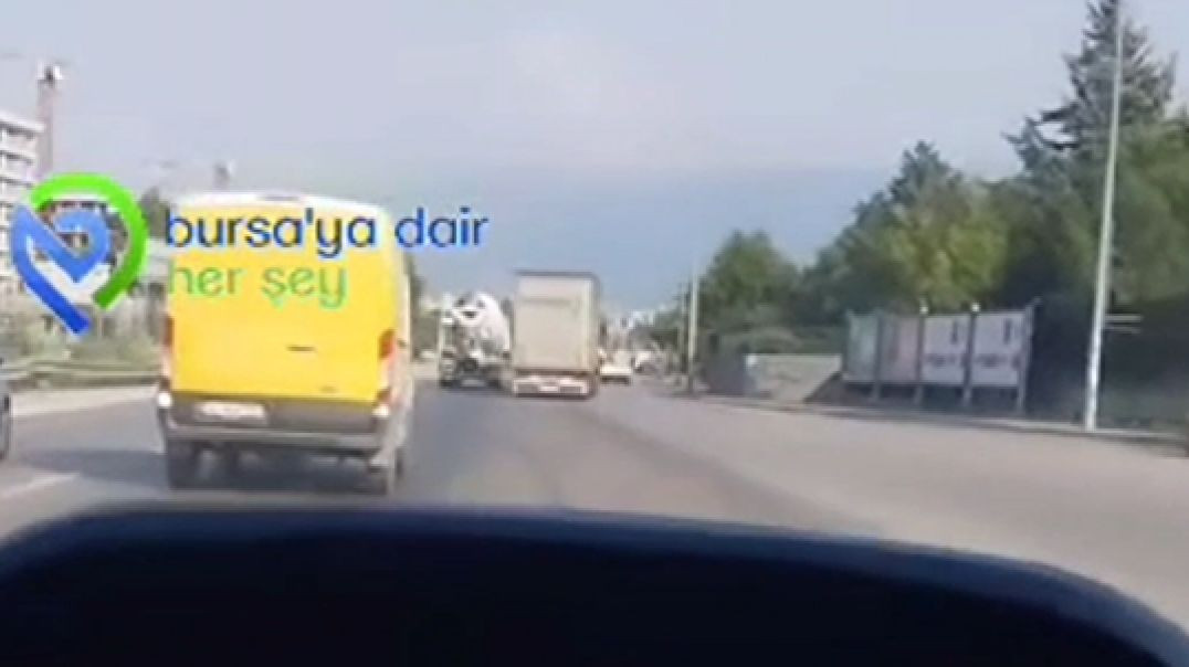 Bursa'da tır son sürat makas atarak ilerledi