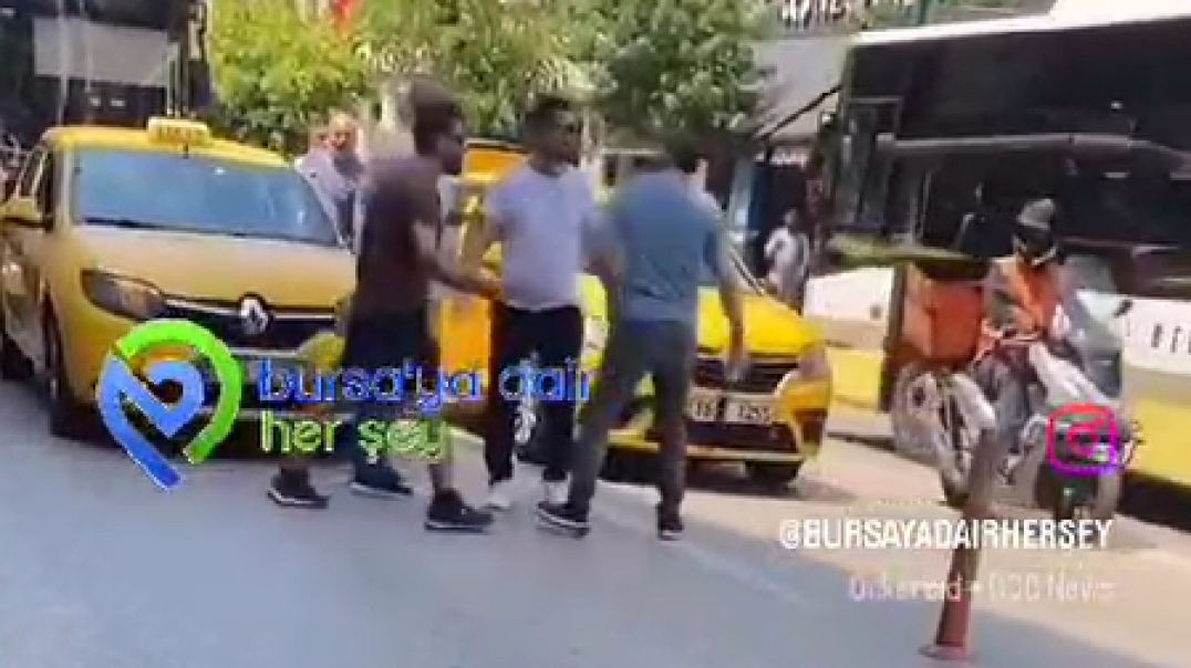 Bursa'da taksiciler sopalarla birbirine girdi!