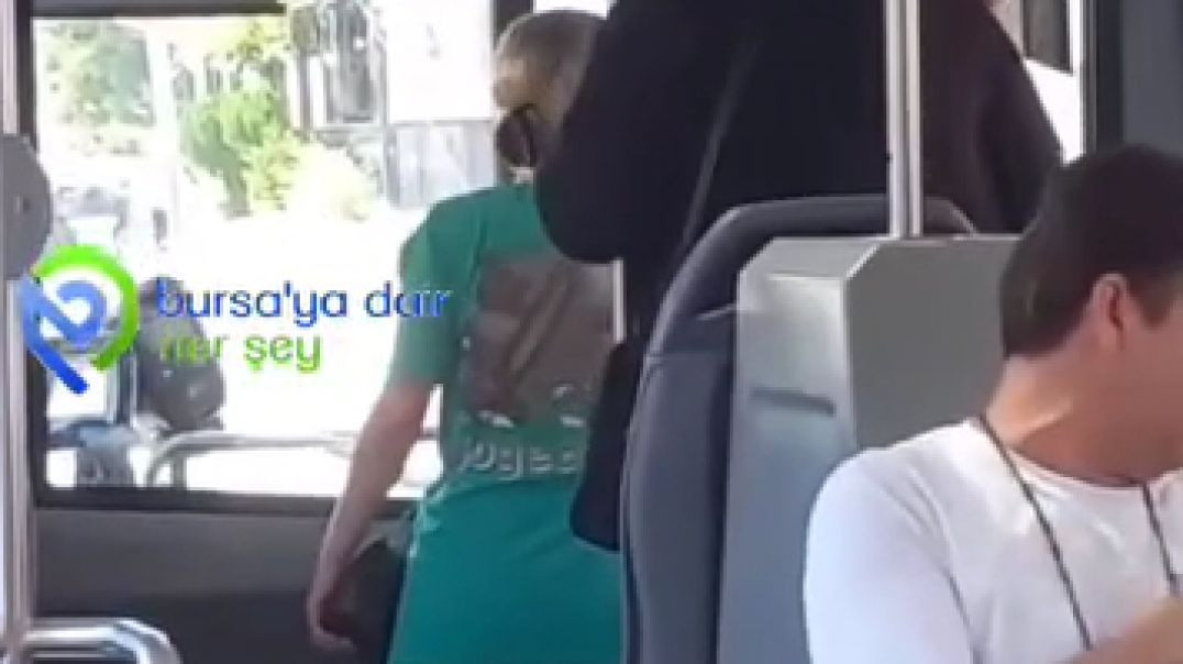 Bursa'da otobüs şoförü ile vatandaş yol verme kavgasında birbirine girdi