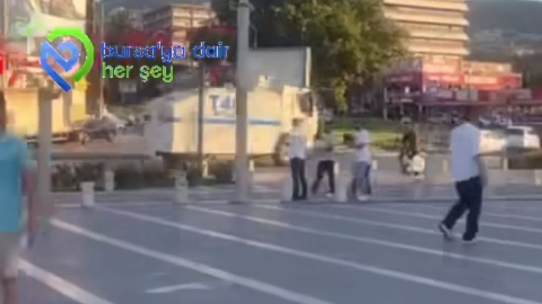 Bursa'da Kent Meydanı'nda TOMA'lar devriye atıyor