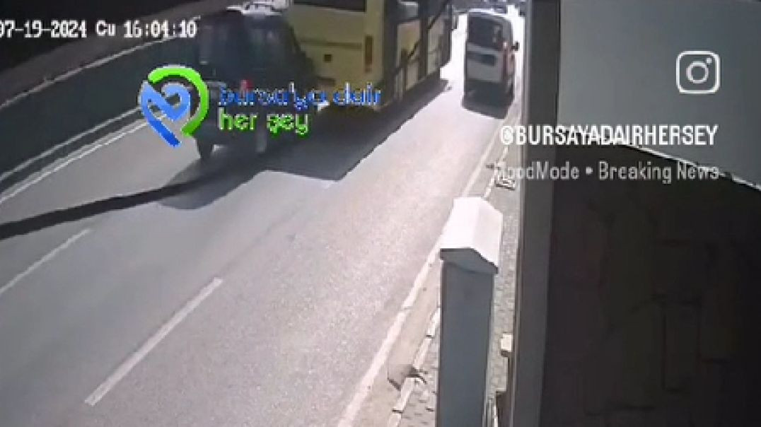 Bursa'da yolcu otobüsünün ani freni kazaya neden oldu