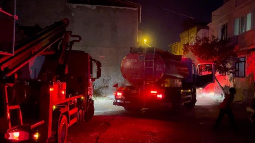 Bursa'da ocağın yanmasıyla yağ üzerine döküldü: Ev neredeyse küle dönecekti!