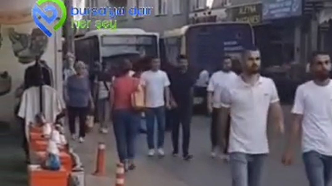 Bursa'da şoförlerin inadı sonucu belediye otobüsleri yolda sıkıştı