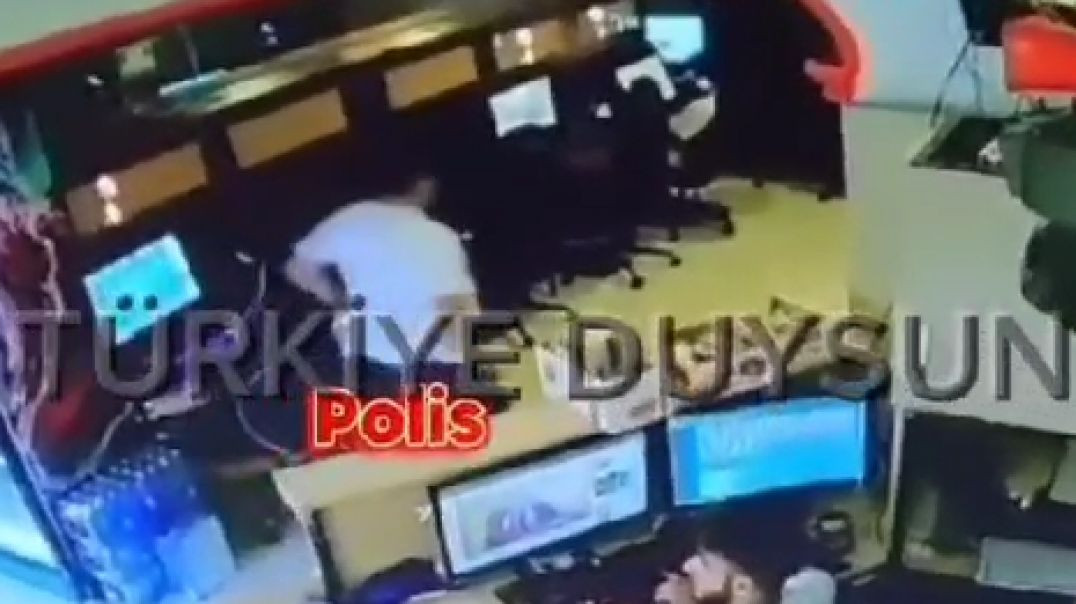 Bursa'da askerden kaçtı internet kafede askeri oyun oynarken yakalandı