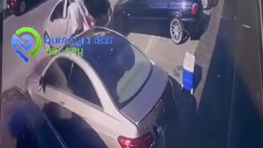 Bursa’da el freni çekilmeyen otomobil park halindeki araca çarptı