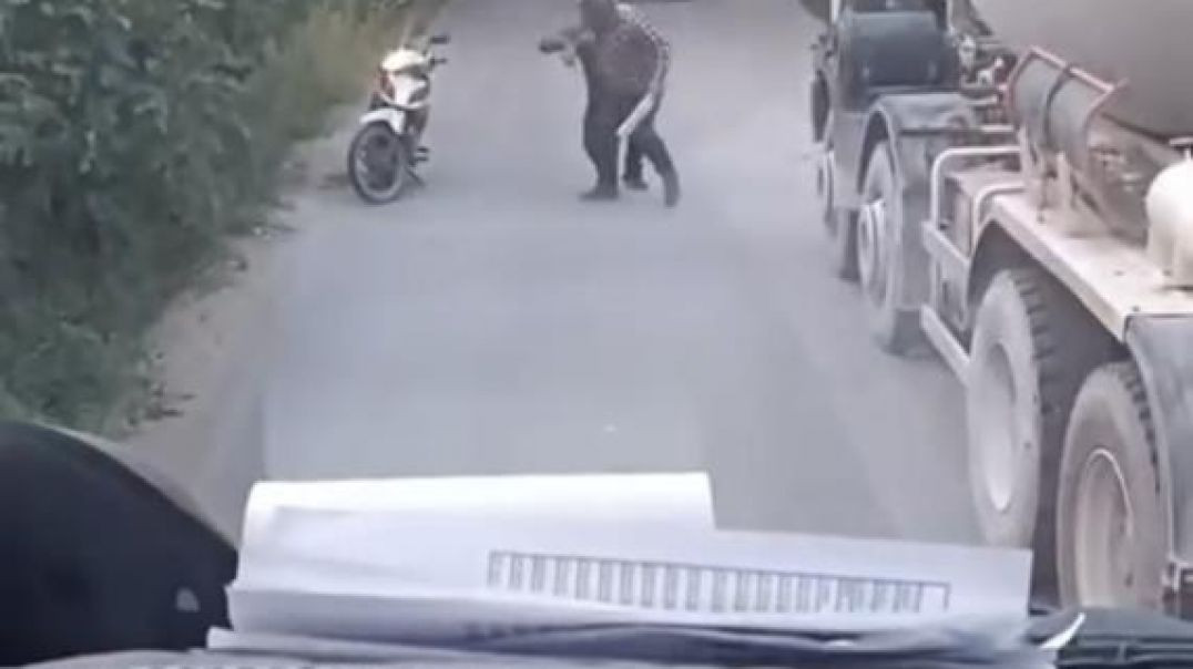 Bursa'da iki sürücü sopalarla birbirine girdi