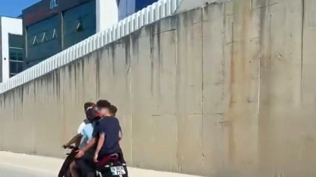 Bursa'da motosiklete 4 kişi binerek ölüme kafa tuttular