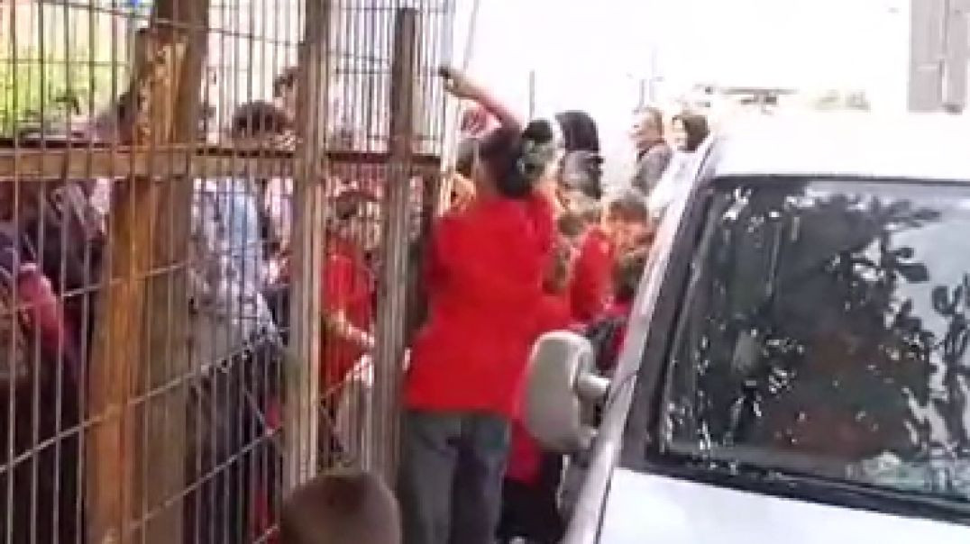 Bursa'da okul önüne yanlış park edilen araç çileden çıkardı