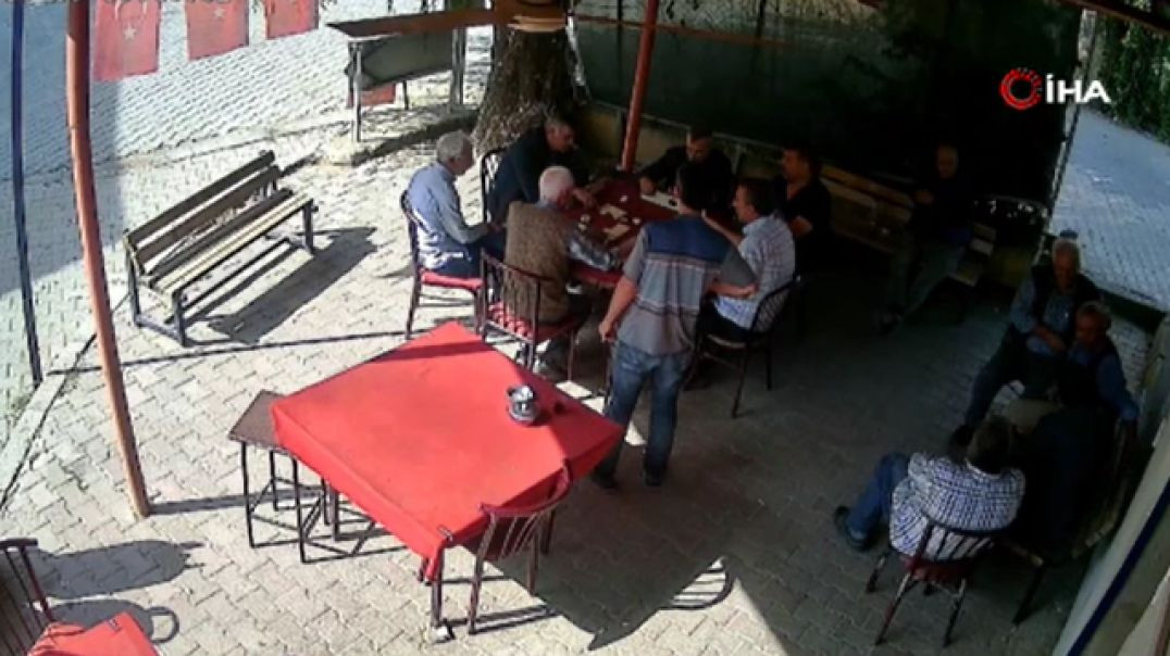 Elazığ'da depreme kahvehanede yakalandılar