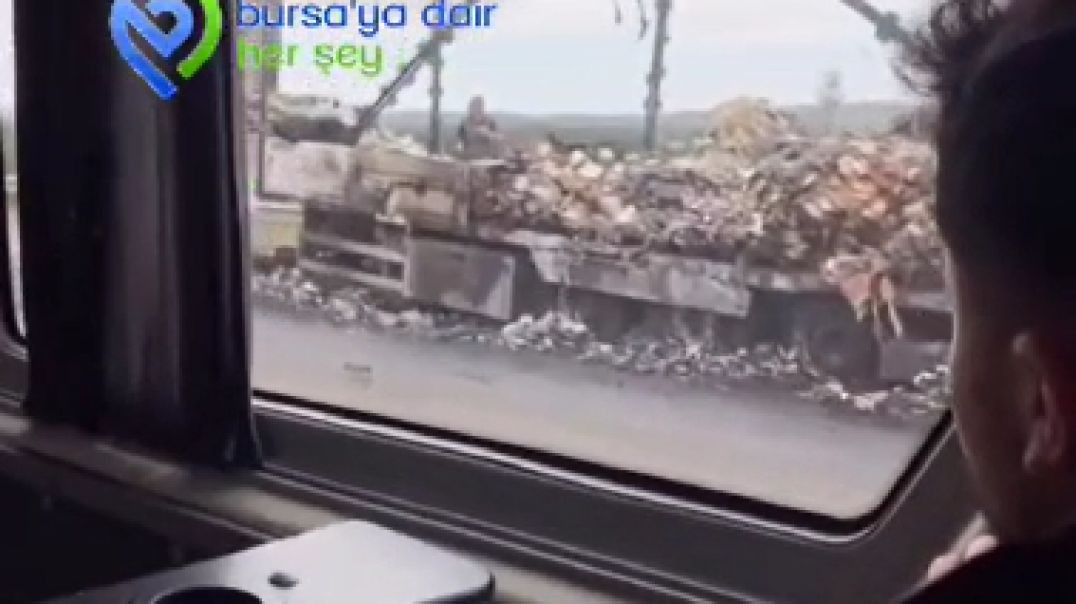 Bursa'da tır cayır cayır yanarak alevlere teslim oldu