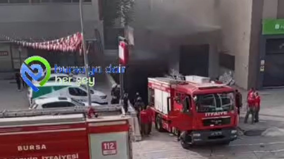 Bursa'da işyeri çıkan yangında alev alev yandı