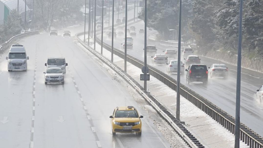 Bursa'da kapanan yollar ekipler tarafından açıldı