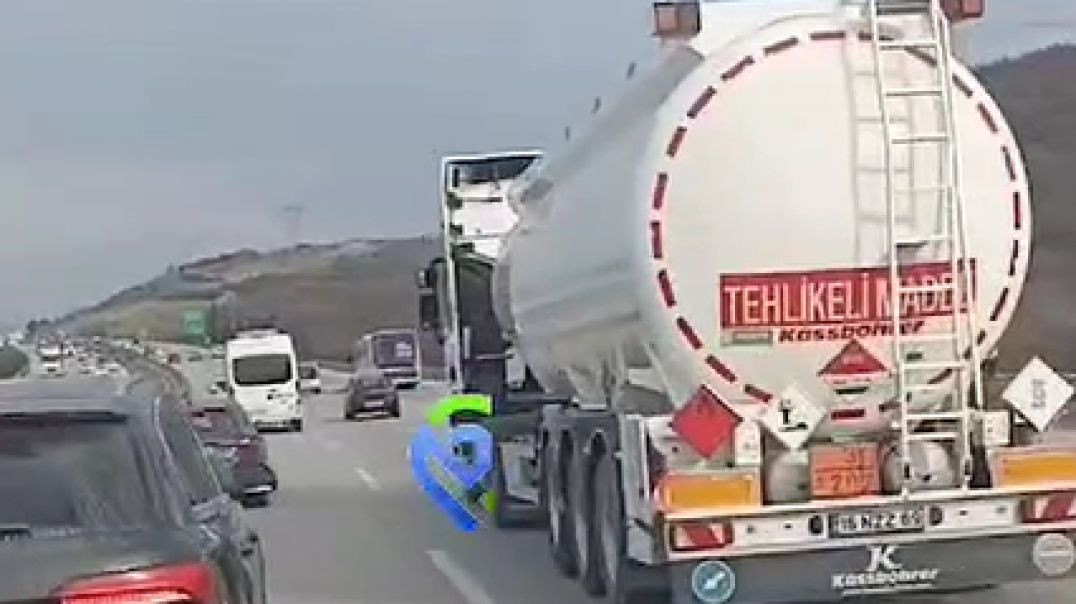 Bursa'da tehlikeli madde taşıyan tanker sürücüsüyle seyir halindeyken kavga ettiler