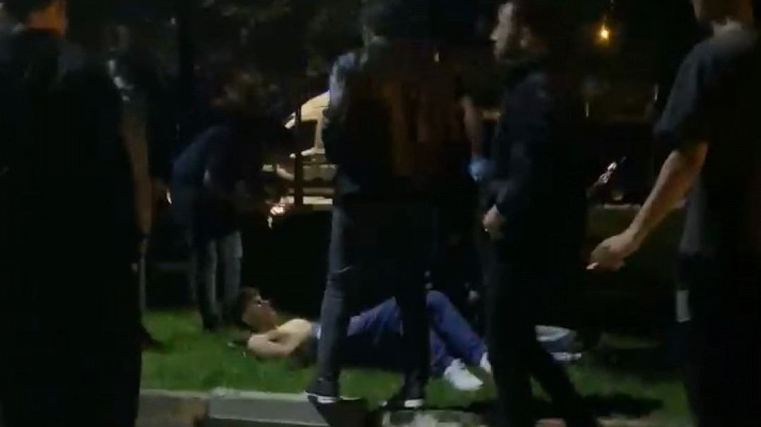 İnegöl’de parkta lazer tartışması kanlı bitti: 2 kişi bıçaklandı!