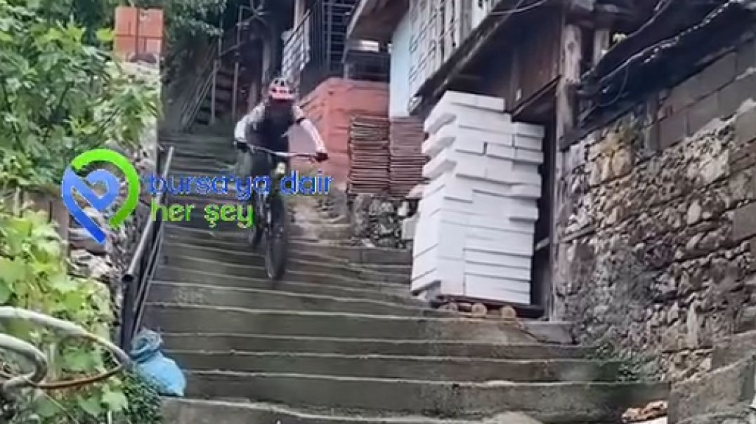 Türkiye'nin ilk Urban Downhill yarışları Bursa’da nefes kesti