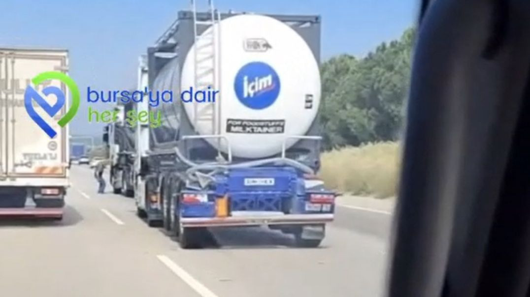 Bursa'da hafriyat kamyonu ve süt tankerlerinin karıştığı kazada trafik durdu